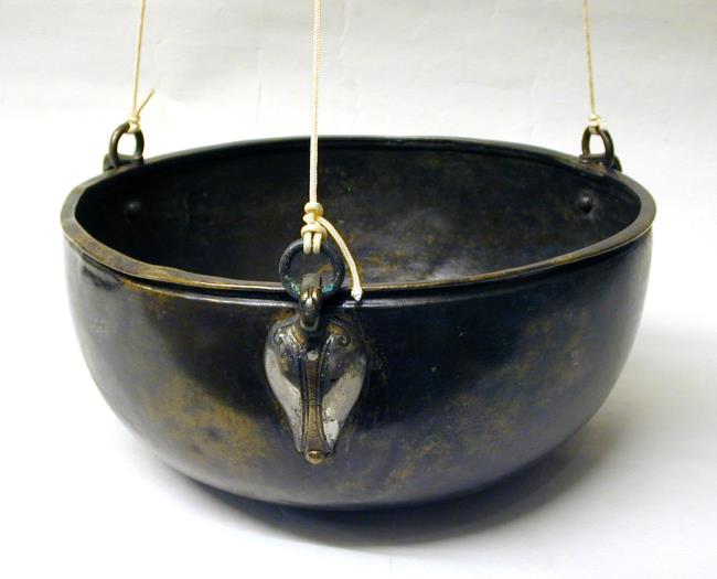 Castle Yard Hanging Bowl