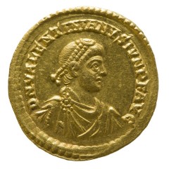 A gold solidus of Valentinian II (YORYM : 1998.853)