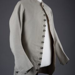 Beige buttoned men's jacket from the 1780s