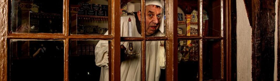 ‘Scrooge’: A one man show by Chris Cade